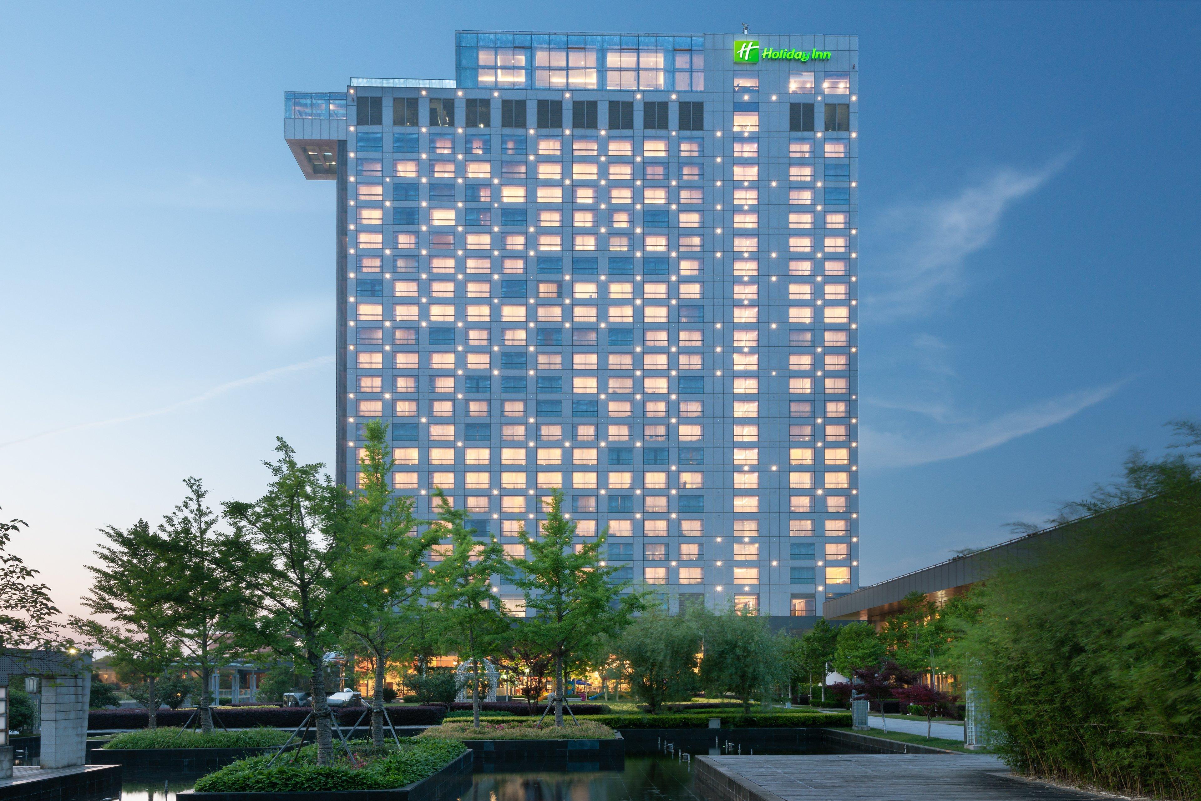 Holiday Inn Shanghai Pudong Kangqiao By Ihg - Free Shuttle Bus To Disney Land, Ins Swimming Pool Exterior foto